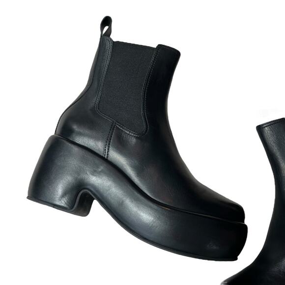 EVERLANE The Puffa Chelsea Boot Black Leather Pull On High Heel Platform 9 NEW - Picture 5 of 9